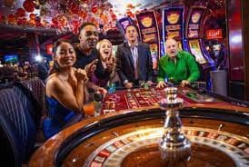 Antarmuka aplikasi toraja toto menampilkan menu Dealer Langsung dengan pilihan permainan Blackjack, Roulette, Baccarat, dan Dragon Tiger